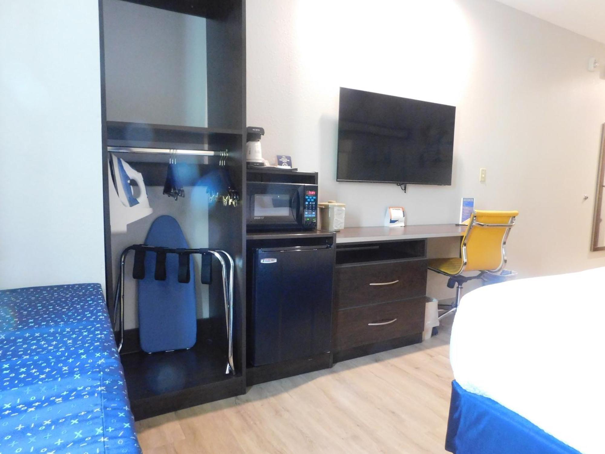 Microtel Inn & Suites By Wyndham Wheeling At The Highlands Triadelphia Eksteriør billede