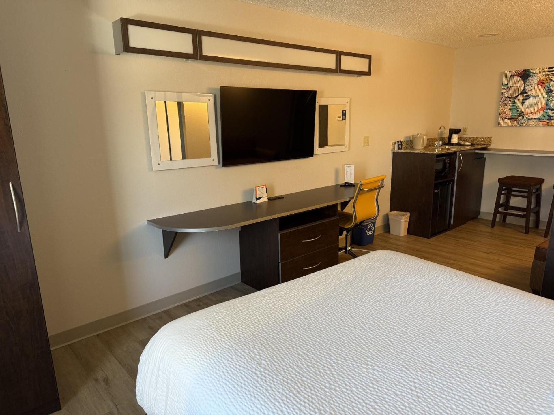 Microtel Inn & Suites By Wyndham Wheeling At The Highlands Triadelphia Eksteriør billede