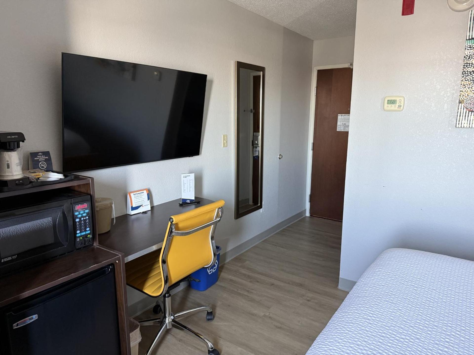Microtel Inn & Suites By Wyndham Wheeling At The Highlands Triadelphia Eksteriør billede
