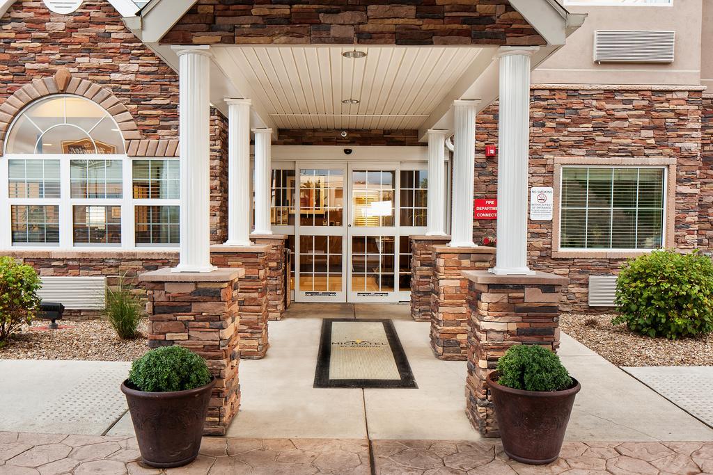 Microtel Inn & Suites By Wyndham Wheeling At The Highlands Triadelphia Eksteriør billede