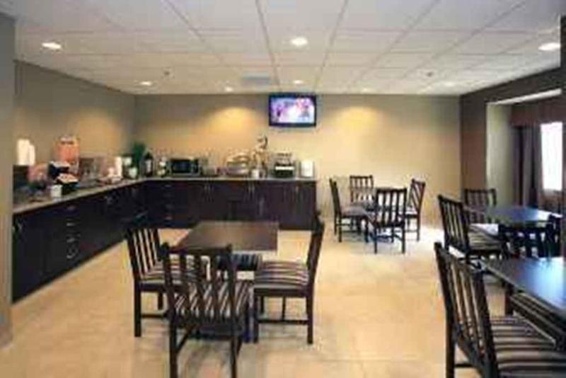 Microtel Inn & Suites By Wyndham Wheeling At The Highlands Triadelphia Eksteriør billede