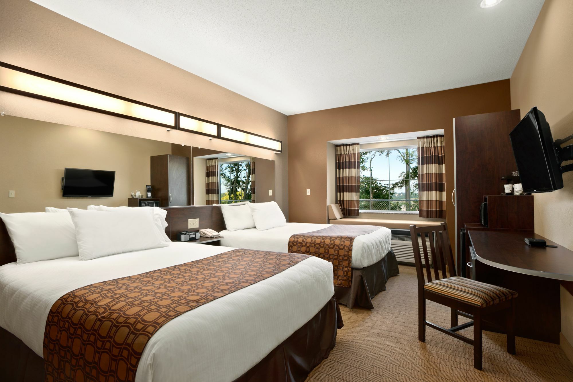 Microtel Inn & Suites By Wyndham Wheeling At The Highlands Triadelphia Eksteriør billede